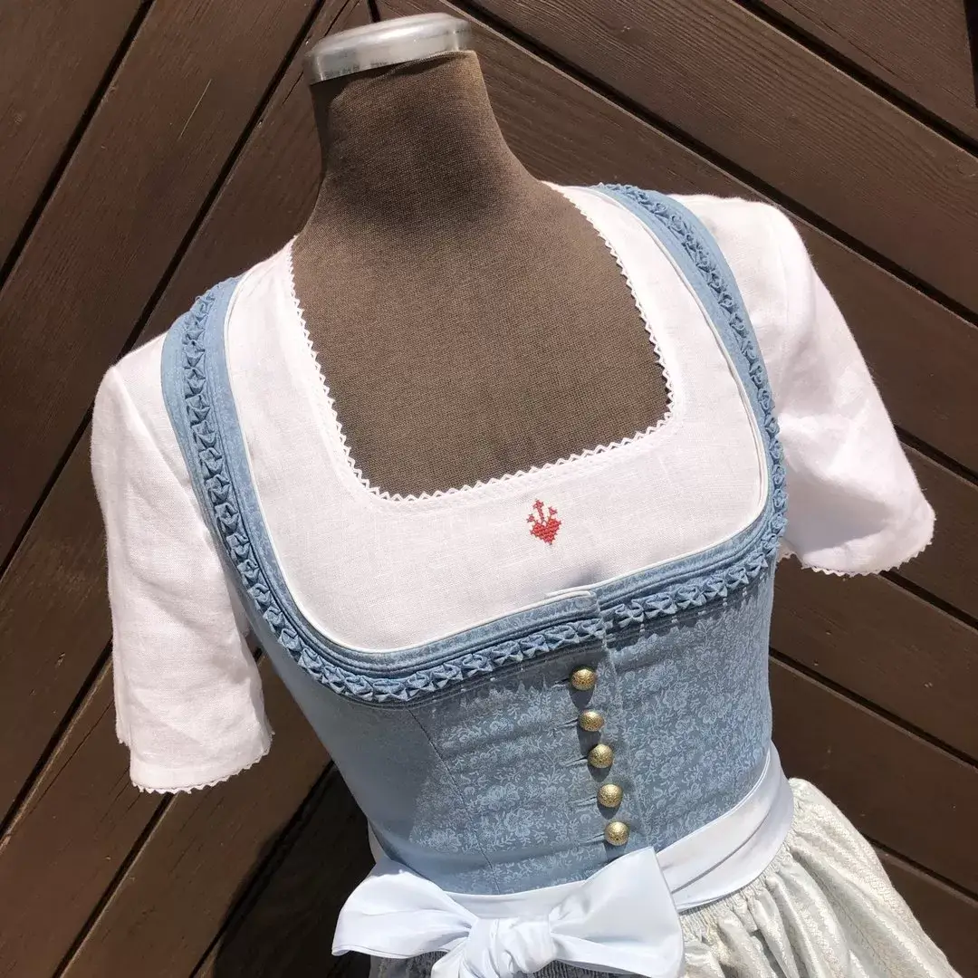 Gössl Dirndlbluse Pfoad aus Leinen – Bild 1 – Chiemgauer Heimatwerk Trachten-Onlineshop Gössl Dirndlbluse Pfoad aus Leinen - Bild 1 - Chiemgauer Heimatwerk Trachten-Onlineshop