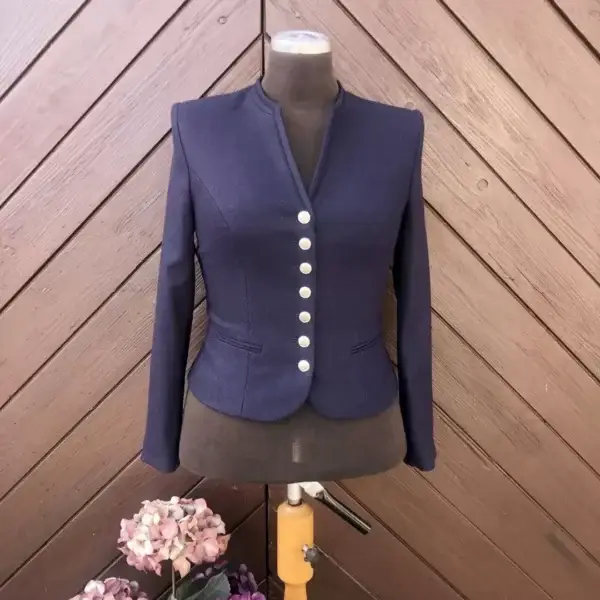 Hammerschmid Trachtenjacke für Damen in dunkelblau – Bild 1 – Chiemgauer Heimatwerk Trachten-Onlineshop Hammerschmid Trachtenjacke für Damen in dunkelblau - Bild 1 - Chiemgauer Heimatwerk Trachten-Onlineshop