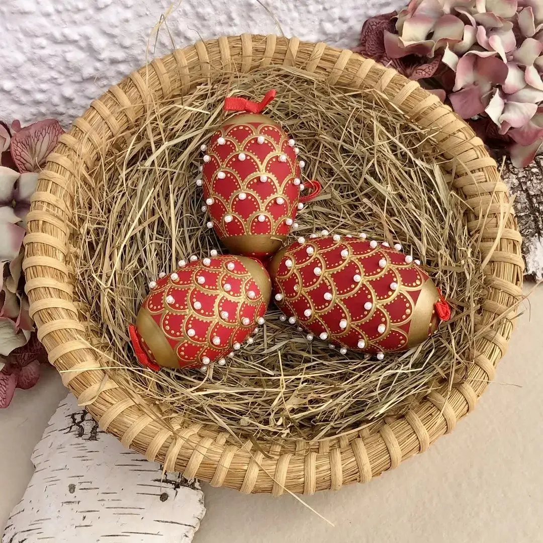 Handbemalte Gänseeier in rot – Bild 1 – Chiemgauer Heimatwerk Trachten-Onlineshop Handbemalte Gänseeier in rot - Bild 1 - Chiemgauer Heimatwerk Trachten-Onlineshop
