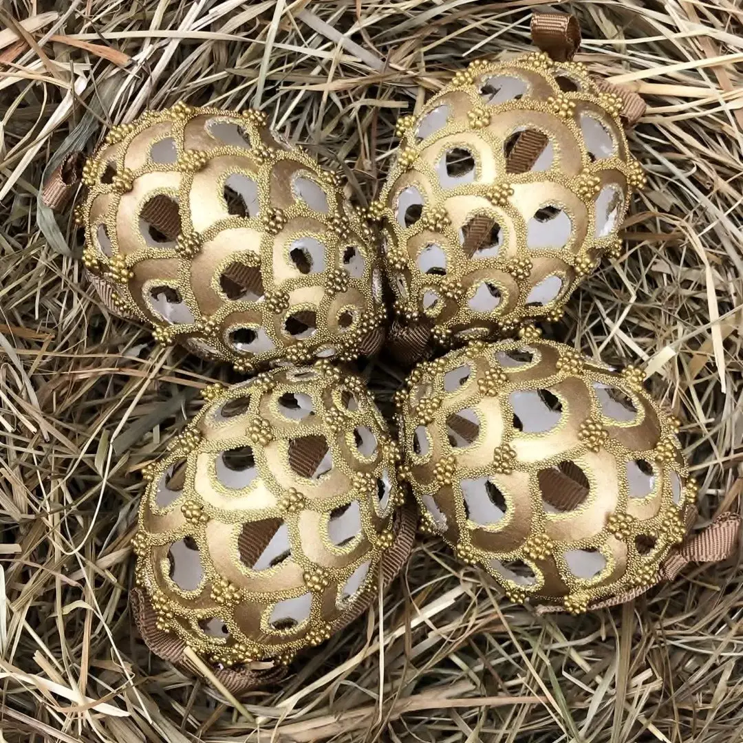 Handbemalte Ostereier in altgold – Bild 1 – Chiemgauer Heimatwerk Trachten-Onlineshop Handbemalte Ostereier in altgold - Bild 1 - Chiemgauer Heimatwerk Trachten-Onlineshop