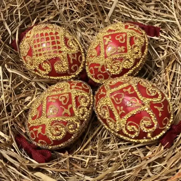 Handbemalte Ostereier in rot-gold – Bild 1 – Chiemgauer Heimatwerk Trachten-Onlineshop Handbemalte Ostereier in rot-gold - Bild 1 - Chiemgauer Heimatwerk Trachten-Onlineshop