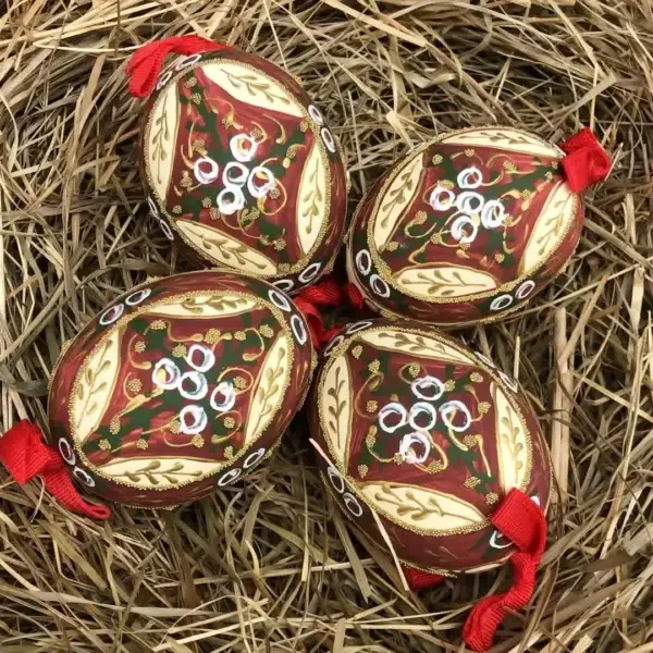 Handbemalte Ostereier in weinrot-creme No. 3 – Bild 1 – Chiemgauer Heimatwerk Trachten-Onlineshop Handbemalte Ostereier in weinrot-creme No. 3 - Bild 1 - Chiemgauer Heimatwerk Trachten-Onlineshop