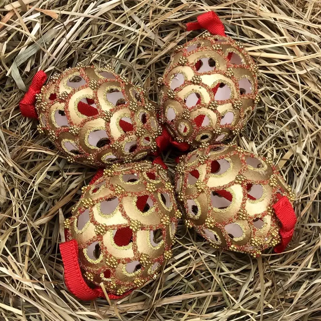 Handbemalte Ostereier mit altgold rot – Bild 1 – Chiemgauer Heimatwerk Trachten-Onlineshop Handbemalte Ostereier mit altgold rot - Bild 1 - Chiemgauer Heimatwerk Trachten-Onlineshop