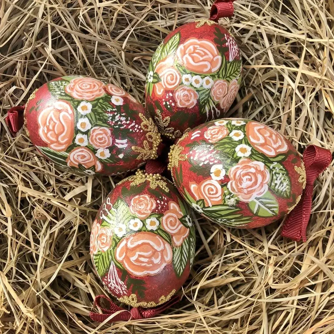 Handbemalte Ostereier mit Bauernmalerei weinrot – Bild 1 – Chiemgauer Heimatwerk Trachten-Onlineshop Handbemalte Ostereier mit Bauernmalerei weinrot - Bild 1 - Chiemgauer Heimatwerk Trachten-Onlineshop