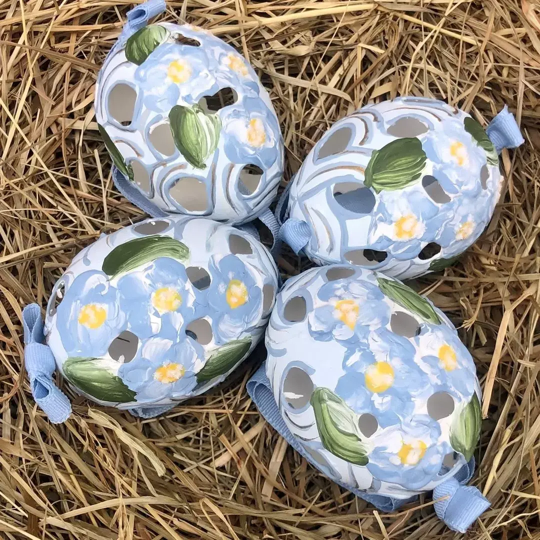 Handbemalte Ostereier mit Blüten blau – Bild 1 – Chiemgauer Heimatwerk Trachten-Onlineshop Handbemalte Ostereier mit Blüten blau - Bild 1 - Chiemgauer Heimatwerk Trachten-Onlineshop