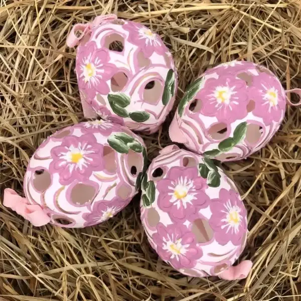 Handbemalte Ostereier mit Blüten rosa – Bild 1 – Chiemgauer Heimatwerk Trachten-Onlineshop Handbemalte Ostereier mit Blüten rosa - Bild 1 - Chiemgauer Heimatwerk Trachten-Onlineshop