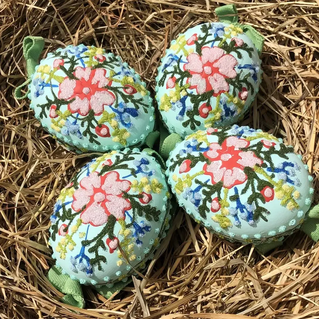 Handbemalte Ostereier mit Blumenstrauß türkis – Bild 1 – Chiemgauer Heimatwerk Trachten-Onlineshop Handbemalte Ostereier mit Blumenstrauß türkis - Bild 1 - Chiemgauer Heimatwerk Trachten-Onlineshop