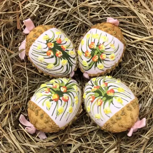 Handbemalte Ostereier mit Narzissen rosa – Bild 1 – Chiemgauer Heimatwerk Trachten-Onlineshop Handbemalte Ostereier mit Narzissen rosa - Bild 1 - Chiemgauer Heimatwerk Trachten-Onlineshop