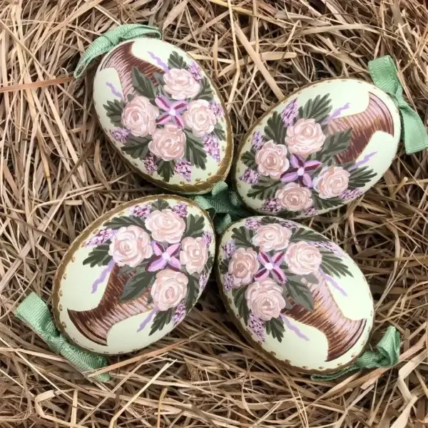 Handbemalte Ostereier mit Rosen hellgrün No. 2 – Bild 1 – Chiemgauer Heimatwerk Trachten-Onlineshop Handbemalte Ostereier mit Rosen hellgrün No. 2 - Bild 1 - Chiemgauer Heimatwerk Trachten-Onlineshop