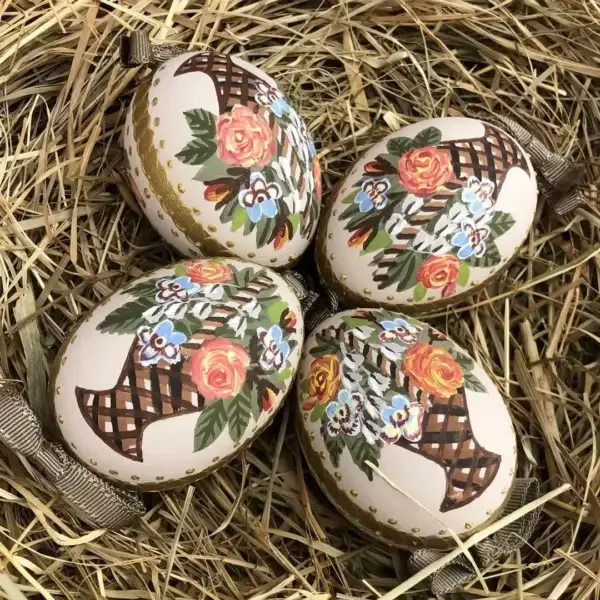 Handbemalte Ostereier mit Rosen rosa – Bild 1 – Chiemgauer Heimatwerk Trachten-Onlineshop Handbemalte Ostereier mit Rosen rosa - Bild 1 - Chiemgauer Heimatwerk Trachten-Onlineshop