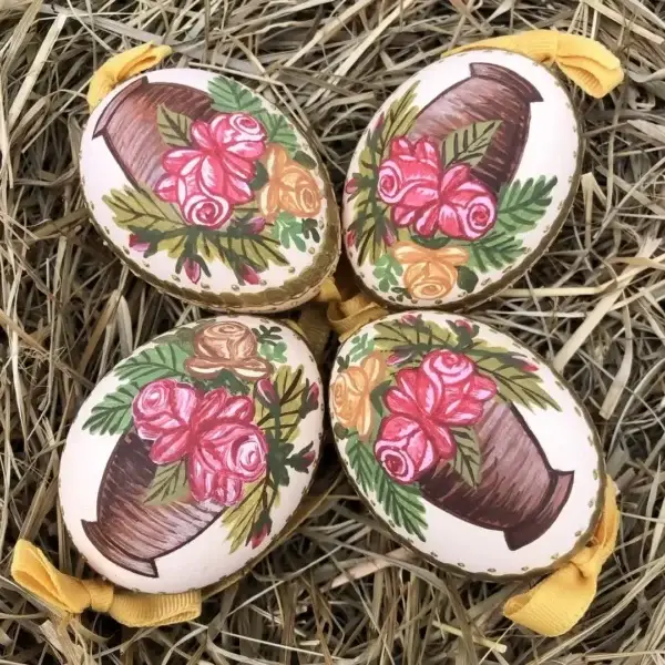 Handbemalte Ostereier mit Rosen rot No. 2 – Bild 1 – Chiemgauer Heimatwerk Trachten-Onlineshop Handbemalte Ostereier mit Rosen rot No. 2 - Bild 1 - Chiemgauer Heimatwerk Trachten-Onlineshop