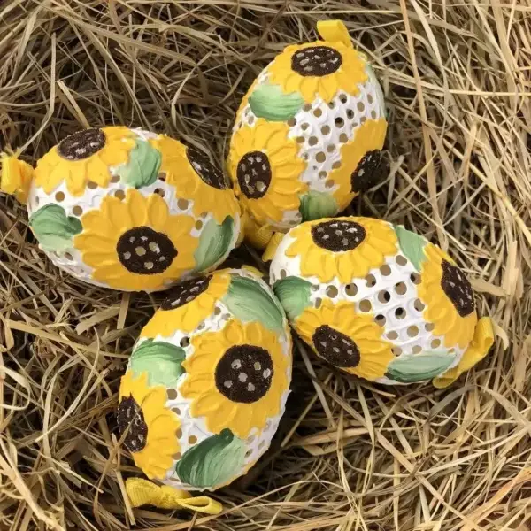 Handbemalte Ostereier mit Sonnenblumen – Bild 1 – Chiemgauer Heimatwerk Trachten-Onlineshop Handbemalte Ostereier mit Sonnenblumen - Bild 1 - Chiemgauer Heimatwerk Trachten-Onlineshop