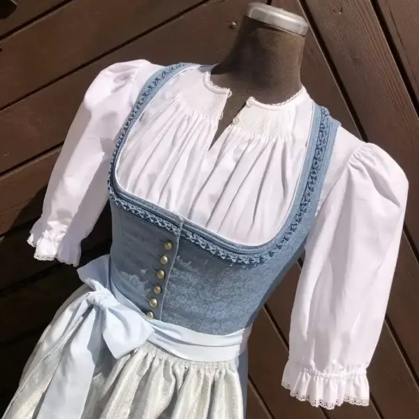 Hochgeschlossene Gössl Dirndlbluse kurzarm – Bild 1 – Chiemgauer Heimatwerk Trachten-Onlineshop Hochgeschlossene Gössl Dirndlbluse kurzarm - Bild 1 - Chiemgauer Heimatwerk Trachten-Onlineshop