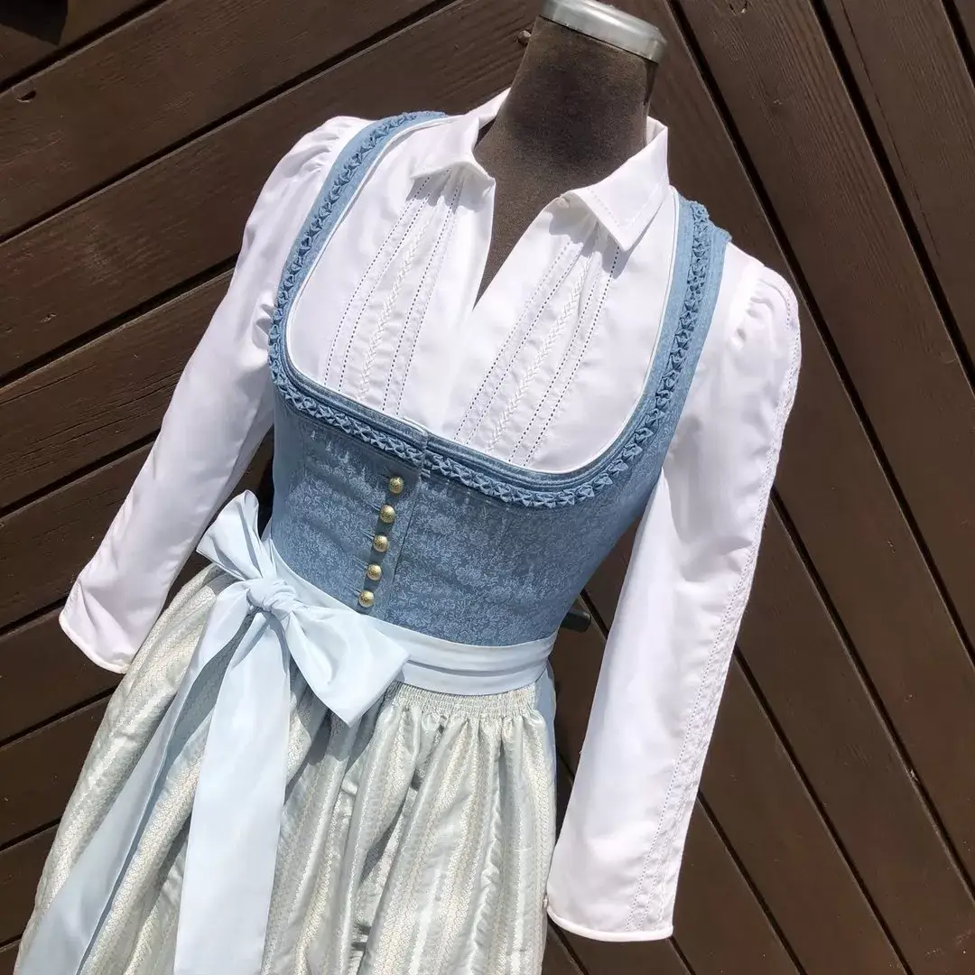Hochgeschlossene Waldorff Dirndlbluse langarm mit Kragen No. 5 – Bild 1 – Chiemgauer Heimatwerk Trachten-Onlineshop Hochgeschlossene Waldorff Dirndlbluse langarm mit Kragen No. 5 - Bild 1 - Chiemgauer Heimatwerk Trachten-Onlineshop