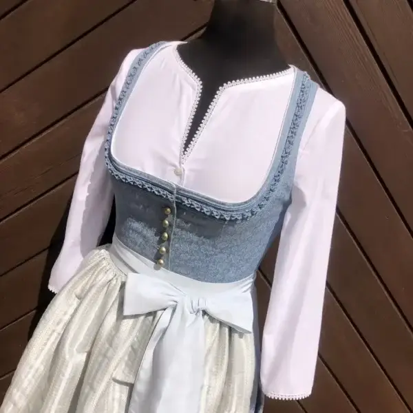 Hochgeschlossene Waldorff Dirndlbluse langarm No. 1 – Bild 1 – Chiemgauer Heimatwerk Trachten-Onlineshop Hochgeschlossene Waldorff Dirndlbluse langarm No. 1 - Bild 1 - Chiemgauer Heimatwerk Trachten-Onlineshop