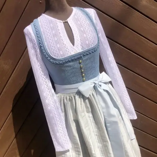 Waldorff Dirndlbluse hochgeschlossen mit langarm – Bild 1 – Chiemgauer Heimatwerk traditioneller Trachten-Onlineshop Waldorff Dirndlbluse hochgeschlossen mit langarm - Bild 1 - Chiemgauer Heimatwerk traditioneller Trachten-Onlineshop