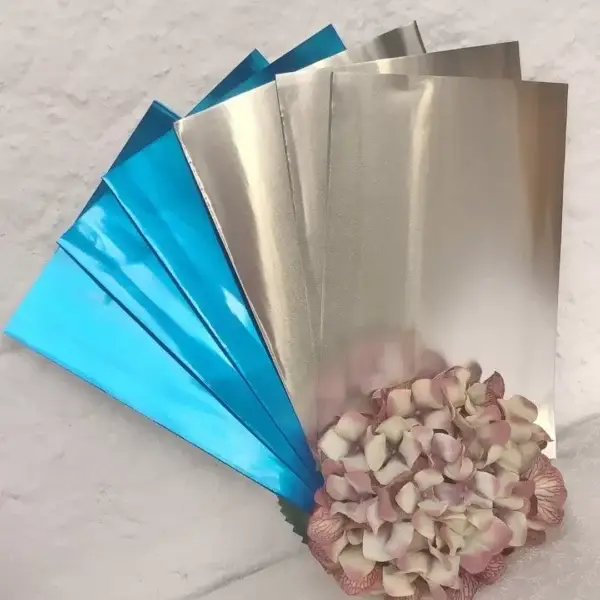 Metallfolie Bastelfolie blau-silber – Bild 1 – Chiemgauer Heimatwerk Trachten-Onlineshop Metallfolie Bastelfolie blau-silber - Bild 1 - Chiemgauer Heimatwerk Trachten-Onlineshop