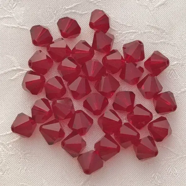 Swarovski Rhombe geschliffen weinrot 8 mm – Bild 1 – Chiemgauer Heimatwerk traditioneller Trachten-Onlineshop Swarovski Rhombe geschliffen weinrot 8 mm - Bild 1 - Chiemgauer Heimatwerk traditioneller Trachten-Onlineshop