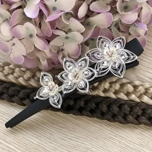 Cordonett-Blüten Trachten-Haarspange rosé – Bild 1 – Chiemgauer Heimatwerk traditioneller Trachten-Onlineshop Cordonett-Blüten Trachten-Haarspange rosé - Bild 1 - Chiemgauer Heimatwerk traditioneller Trachten-Onlineshop