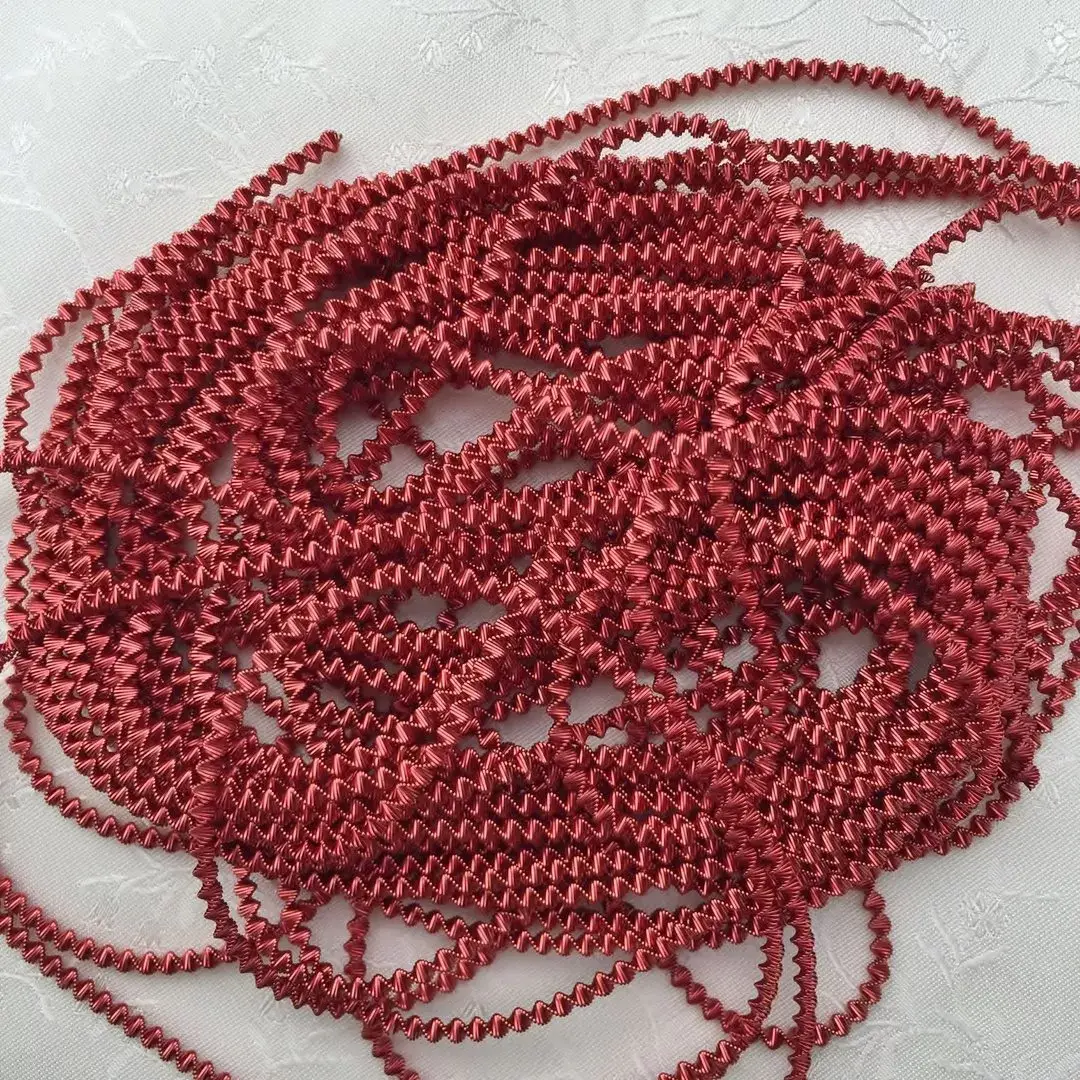 Boulliondraht Zackenboullion dick in rot – Bild 2 – Chiemgauer Heimatwerk traditioneller Trachten-Onlineshop Boulliondraht Zackenboullion dick in rot - Bild 2 - Chiemgauer Heimatwerk traditioneller Trachten-Onlineshop