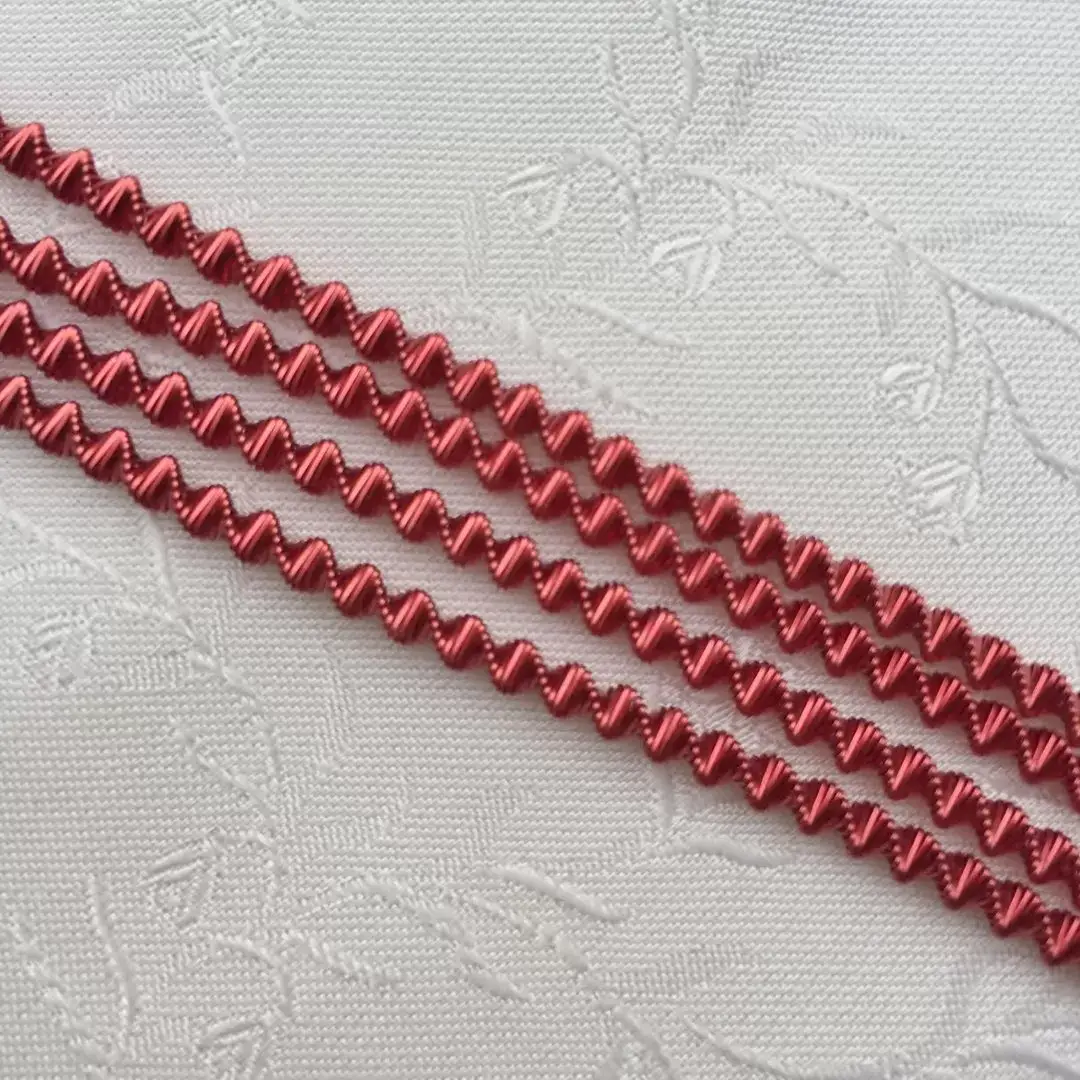 Boulliondraht Zackenboullion dick in rot – Bild 3 – Chiemgauer Heimatwerk traditioneller Trachten-Onlineshop Boulliondraht Zackenboullion dick in rot - Bild 3 - Chiemgauer Heimatwerk traditioneller Trachten-Onlineshop