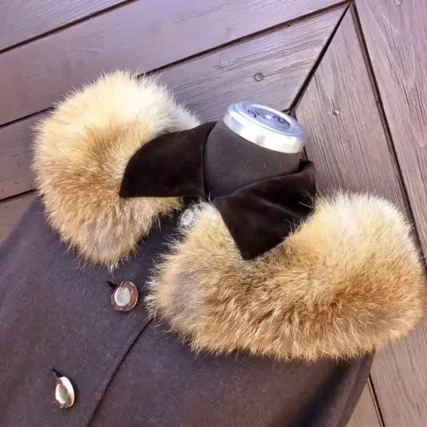 Kapuzenverbrämung aus Rotfuchs klein – Bild 1 – Chiemgauer Heimatwerk Trachten-Onlineshop Kapuzenverbrämung aus Rotfuchs klein - Bild 1 - Chiemgauer Heimatwerk Trachten-Onlineshop
