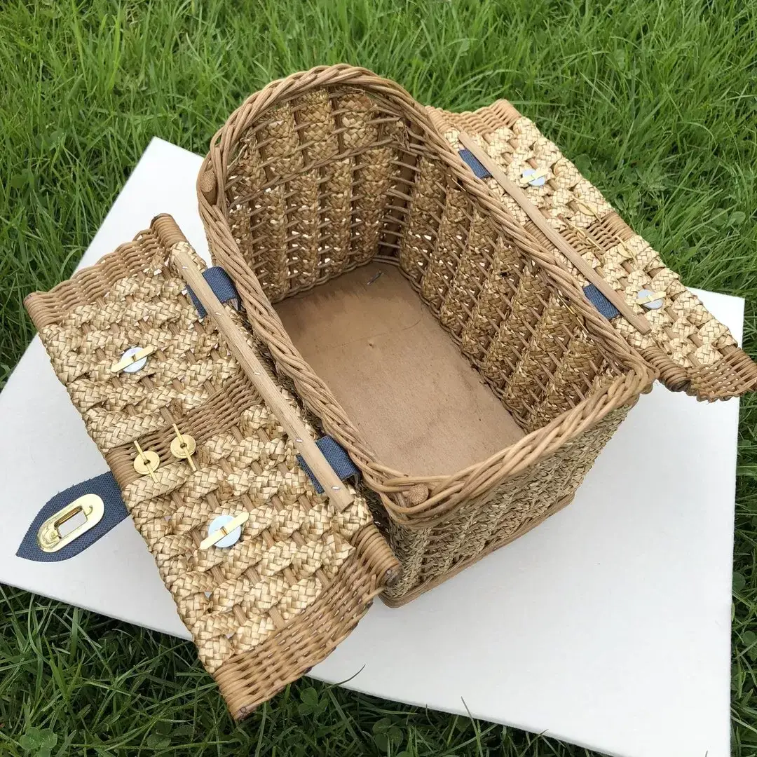 Kleines Krättle Zögerer Trachtenkorbtasche No. 2 – Bild 3 – Chiemgauer Heimatwerk Trachten-Onlineshop Kleines Krättle Zögerer Trachtenkorbtasche No. 2 - Bild 3 - Chiemgauer Heimatwerk Trachten-Onlineshop