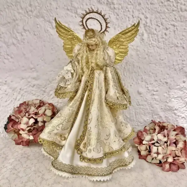 Klosterarbeit Weihnachtsengel in creme – Bild 1 – Chiemgauer Heimatwerk Trachten-Onlineshop Klosterarbeit Weihnachtsengel in creme - Bild 1 - Chiemgauer Heimatwerk Trachten-Onlineshop