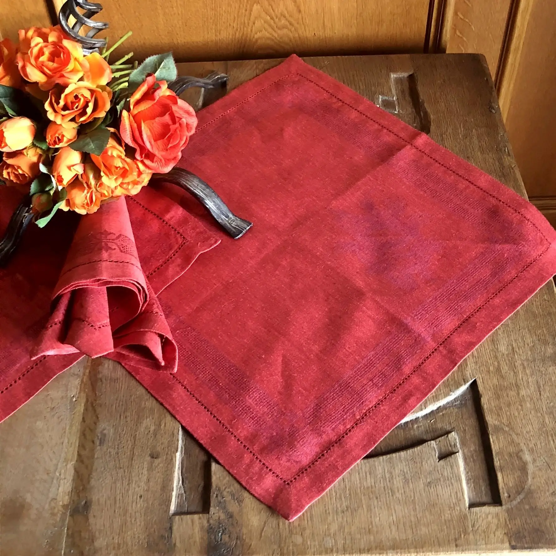 Leinen Serviette in weinrot – Bild 8 – Chiemgauer Heimatwerk Trachten-Onlineshop Leinen Serviette in weinrot - Bild 8 - Chiemgauer Heimatwerk Trachten-Onlineshop