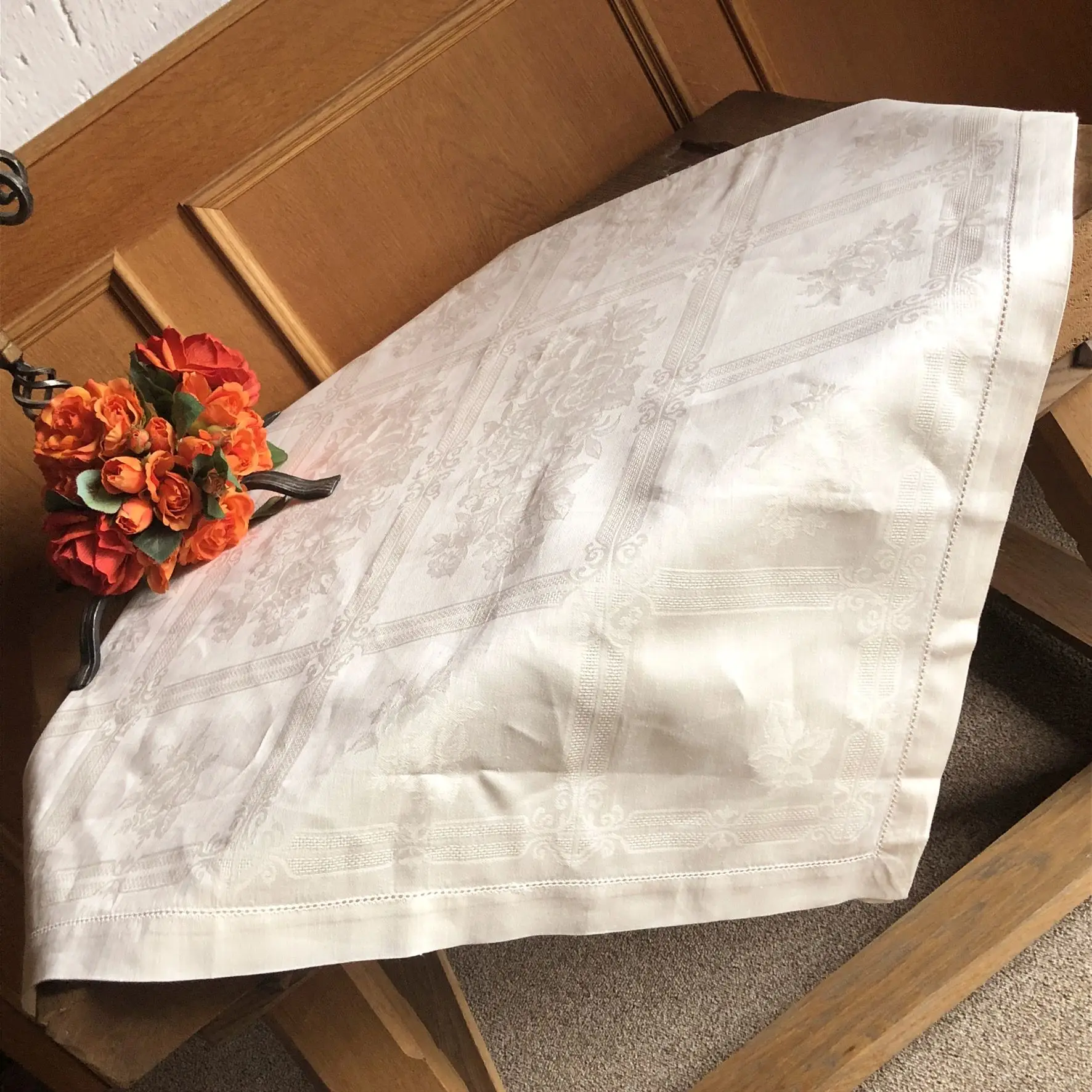 Leinen Tischdecke in creme – Bild 4 – Chiemgauer Heimatwerk Trachten-Onlineshop Leinen Tischdecke in creme - Bild 4 - Chiemgauer Heimatwerk Trachten-Onlineshop