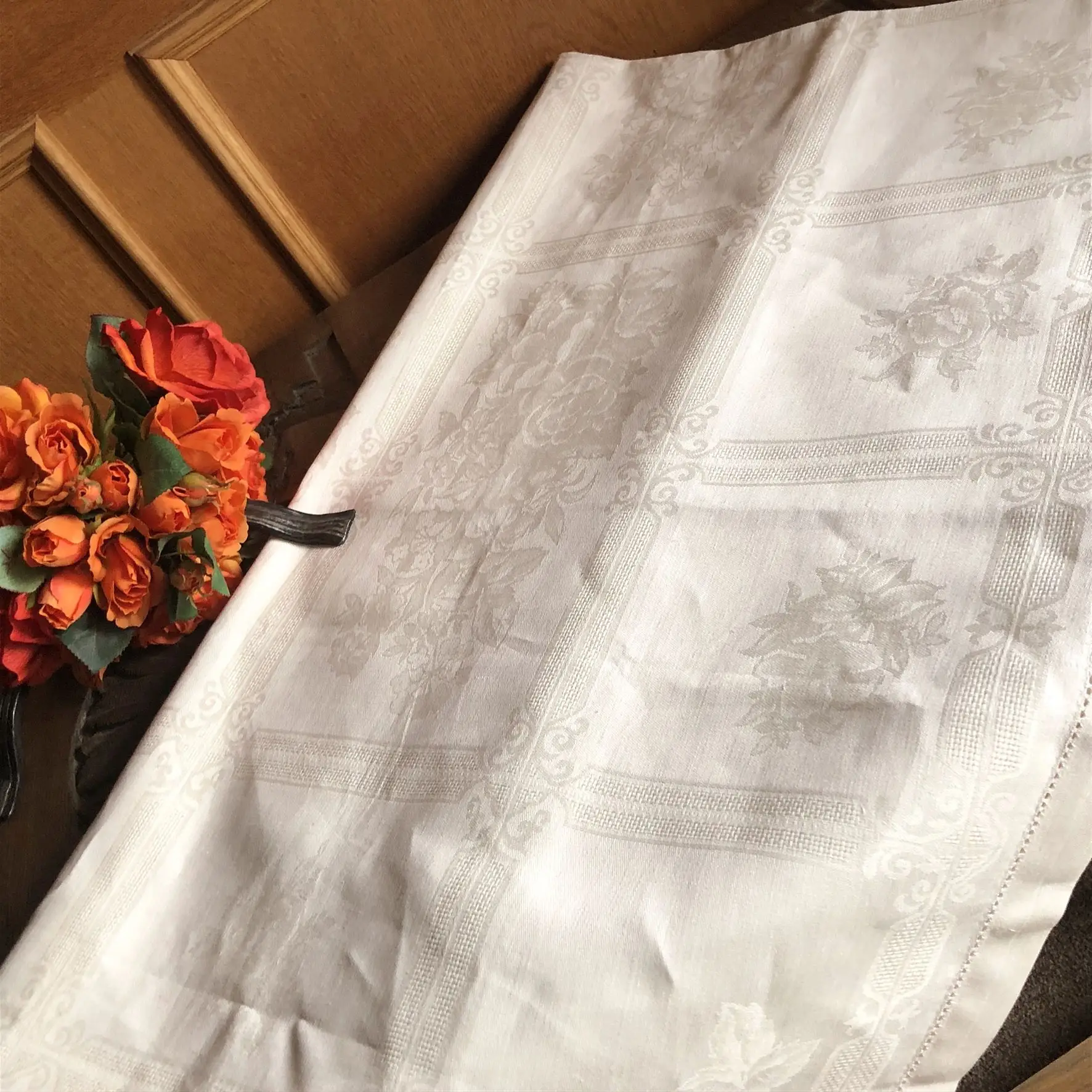 Leinen Tischdecke in creme – Bild 8 – Chiemgauer Heimatwerk Trachten-Onlineshop Leinen Tischdecke in creme - Bild 8 - Chiemgauer Heimatwerk Trachten-Onlineshop