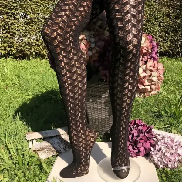 Lusana Trachtenstrumpfhose mit Ajourmuster schwarz „Hanna“ – Bild 1 – Chiemgauer Heimatwerk Trachten-Onlineshop Lusana Trachtenstrumpfhose mit Ajourmuster schwarz „Hanna“ - Bild 1 - Chiemgauer Heimatwerk Trachten-Onlineshop