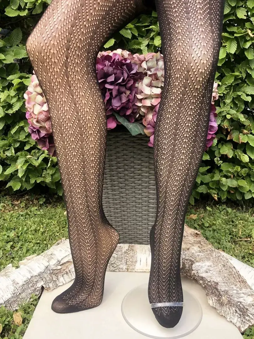 Lusana Trachtenstrumpfhose mit Ajourmuster schwarz „Jasera“ – Bild 1 – Chiemgauer Heimatwerk Trachten-Onlineshop Lusana Trachtenstrumpfhose mit Ajourmuster schwarz „Jasera“ - Bild 1 - Chiemgauer Heimatwerk Trachten-Onlineshop