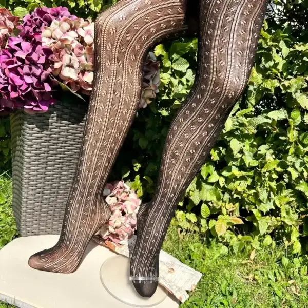 Lusana Trachtenstrumpfhose mit Ajourmuster schwarz „Jasmin“ – Bild 1 – Chiemgauer Heimatwerk Trachten-Onlineshop Lusana Trachtenstrumpfhose mit Ajourmuster schwarz „Jasmin“ - Bild 1 - Chiemgauer Heimatwerk Trachten-Onlineshop