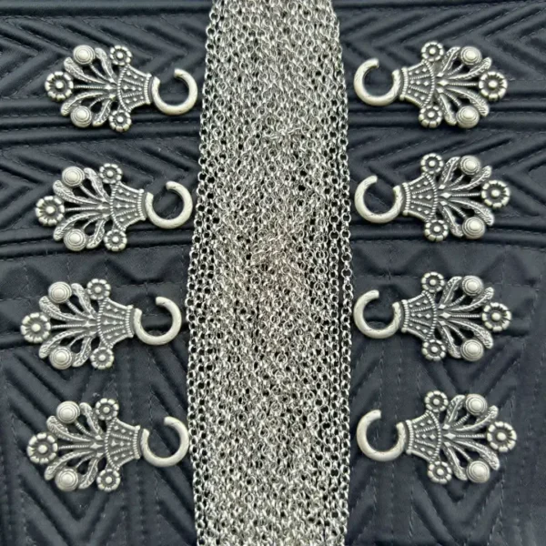 Miederkette Schnürkette Erbskette antik-silber No. 7 – Bild 16 – Chiemgauer Heimatwerk Trachten-Onlineshop Miederkette Schnürkette Erbskette antik-silber No. 7 - Bild 16 - Chiemgauer Heimatwerk Trachten-Onlineshop