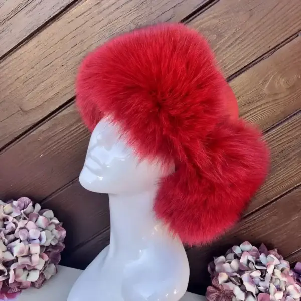 Pelzmütze Fliegermütze aus Blaufuchs rot – Bild 1 – Chiemgauer Heimatwerk Trachten-Onlineshop Pelzmütze Fliegermütze aus Blaufuchs rot - Bild 1 - Chiemgauer Heimatwerk Trachten-Onlineshop