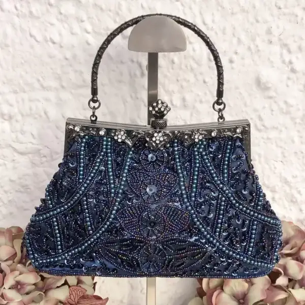 Perlentasche Trachtentasche für Damen No. 1 – Bild 1 – Chiemgauer Heimatwerk Trachten-Onlineshop Perlentasche Trachtentasche für Damen No. 1 - Bild 1 - Chiemgauer Heimatwerk Trachten-Onlineshop
