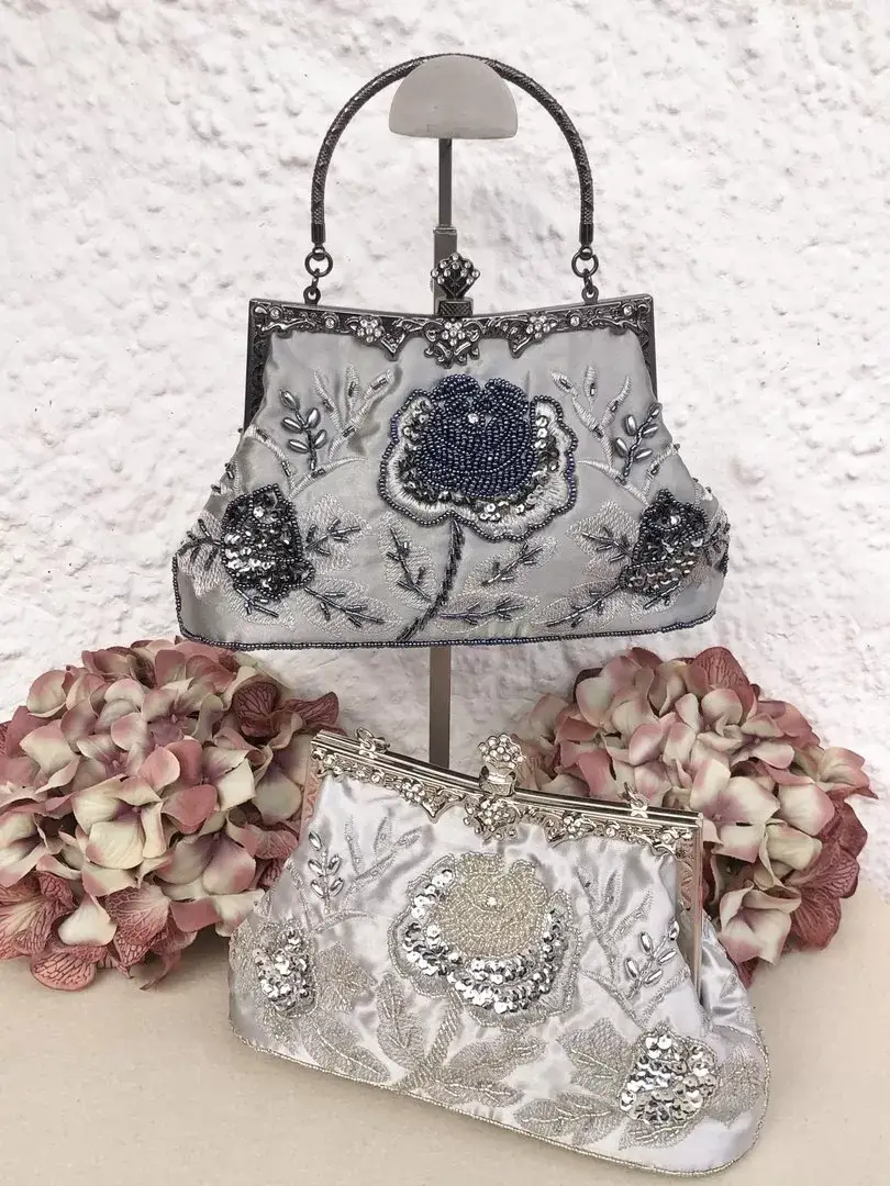Perlentasche Trachtentasche für Damen No. 10 – Bild 19 – Chiemgauer Heimatwerk Trachten-Onlineshop Perlentasche Trachtentasche für Damen No. 10 - Bild 19 - Chiemgauer Heimatwerk Trachten-Onlineshop
