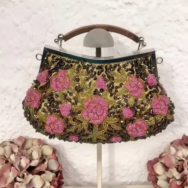 Perlentasche Trachtentasche für Damen No. 15 – Bild 1 – Chiemgauer Heimatwerk Trachten-Onlineshop Perlentasche Trachtentasche für Damen No. 15 - Bild 1 - Chiemgauer Heimatwerk Trachten-Onlineshop