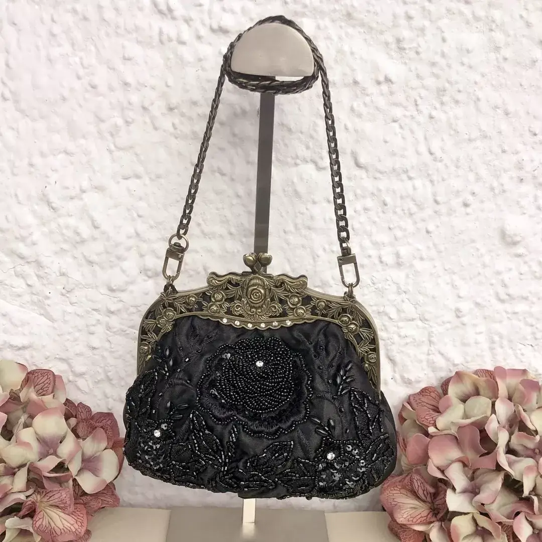 Perlentasche Trachtentasche für Damen No. 20 – Bild 1 – Chiemgauer Heimatwerk Trachten-Onlineshop Perlentasche Trachtentasche für Damen No. 20 - Bild 1 - Chiemgauer Heimatwerk Trachten-Onlineshop