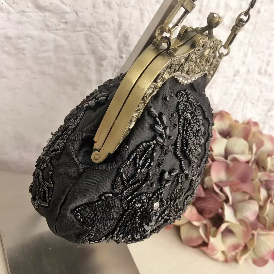 Perlentasche Trachtentasche für Damen No. 20 – Bild 20 – Chiemgauer Heimatwerk Trachten-Onlineshop Perlentasche Trachtentasche für Damen No. 20 - Bild 20 - Chiemgauer Heimatwerk Trachten-Onlineshop