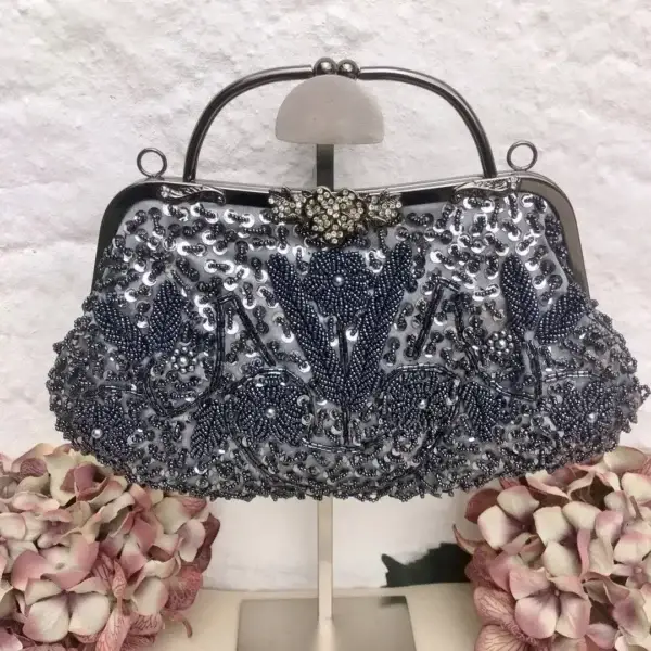 Perlentasche Trachtentasche für Damen No. 26 – Bild 1 – Chiemgauer Heimatwerk Trachten-Onlineshop Perlentasche Trachtentasche für Damen No. 26 - Bild 1 - Chiemgauer Heimatwerk Trachten-Onlineshop