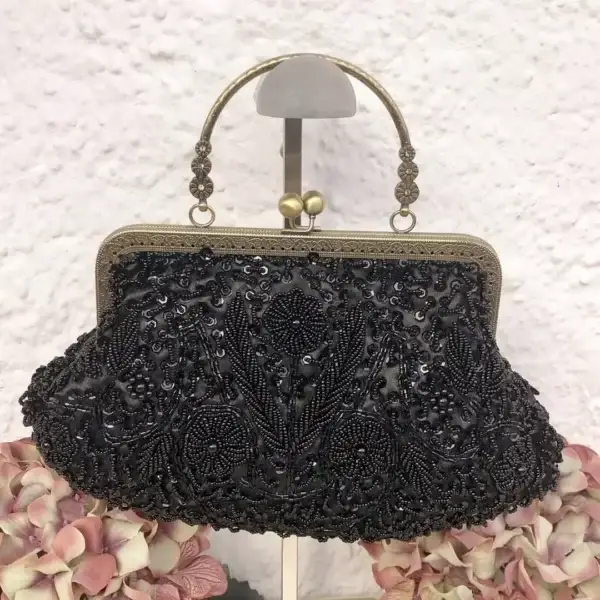 Perlentasche Trachtentasche für Damen No. 30 – Bild 1 – Chiemgauer Heimatwerk Trachten-Onlineshop Perlentasche Trachtentasche für Damen No. 30 - Bild 1 - Chiemgauer Heimatwerk Trachten-Onlineshop