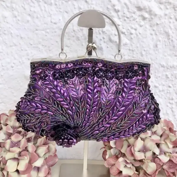Perlentasche Trachtentasche für Damen No. 33 – Bild 1 – Chiemgauer Heimatwerk Trachten-Onlineshop Perlentasche Trachtentasche für Damen No. 33 - Bild 1 - Chiemgauer Heimatwerk Trachten-Onlineshop