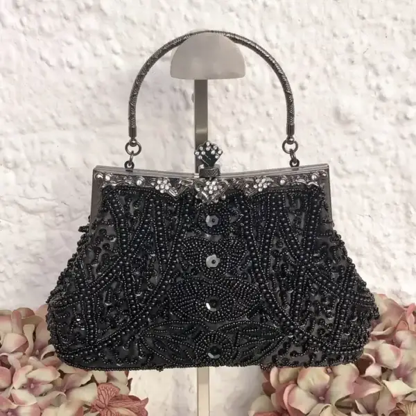 Perlentasche Trachtentasche für Damen No. 4 – Bild 1 – Chiemgauer Heimatwerk Trachten-Onlineshop Perlentasche Trachtentasche für Damen No. 4 - Bild 1 - Chiemgauer Heimatwerk Trachten-Onlineshop
