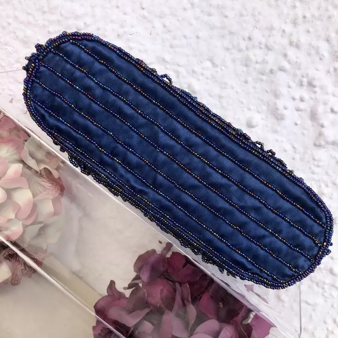 Perlentasche Trachtentasche für Damen No. 5 – Bild 24 – Chiemgauer Heimatwerk Trachten-Onlineshop Perlentasche Trachtentasche für Damen No. 5 - Bild 24 - Chiemgauer Heimatwerk Trachten-Onlineshop