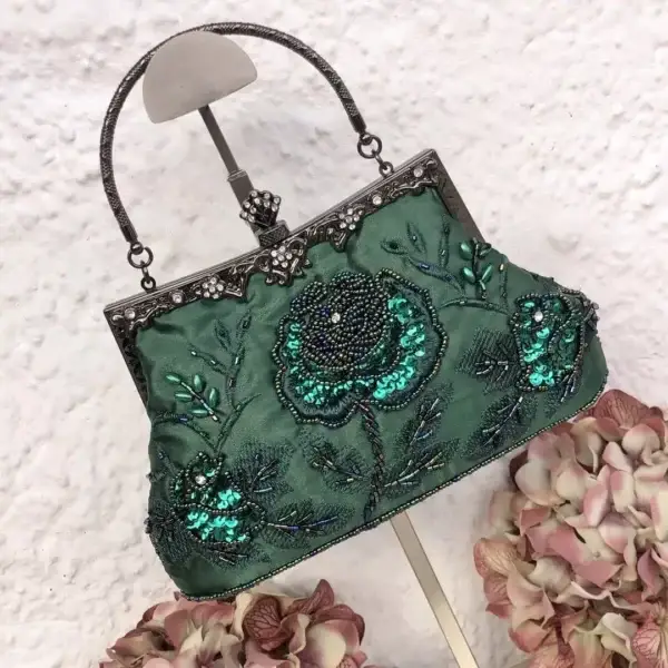 Perlentasche Trachtentasche für Damen No. 6 – Bild 1 – Chiemgauer Heimatwerk Trachten-Onlineshop Perlentasche Trachtentasche für Damen No. 6 - Bild 1 - Chiemgauer Heimatwerk Trachten-Onlineshop