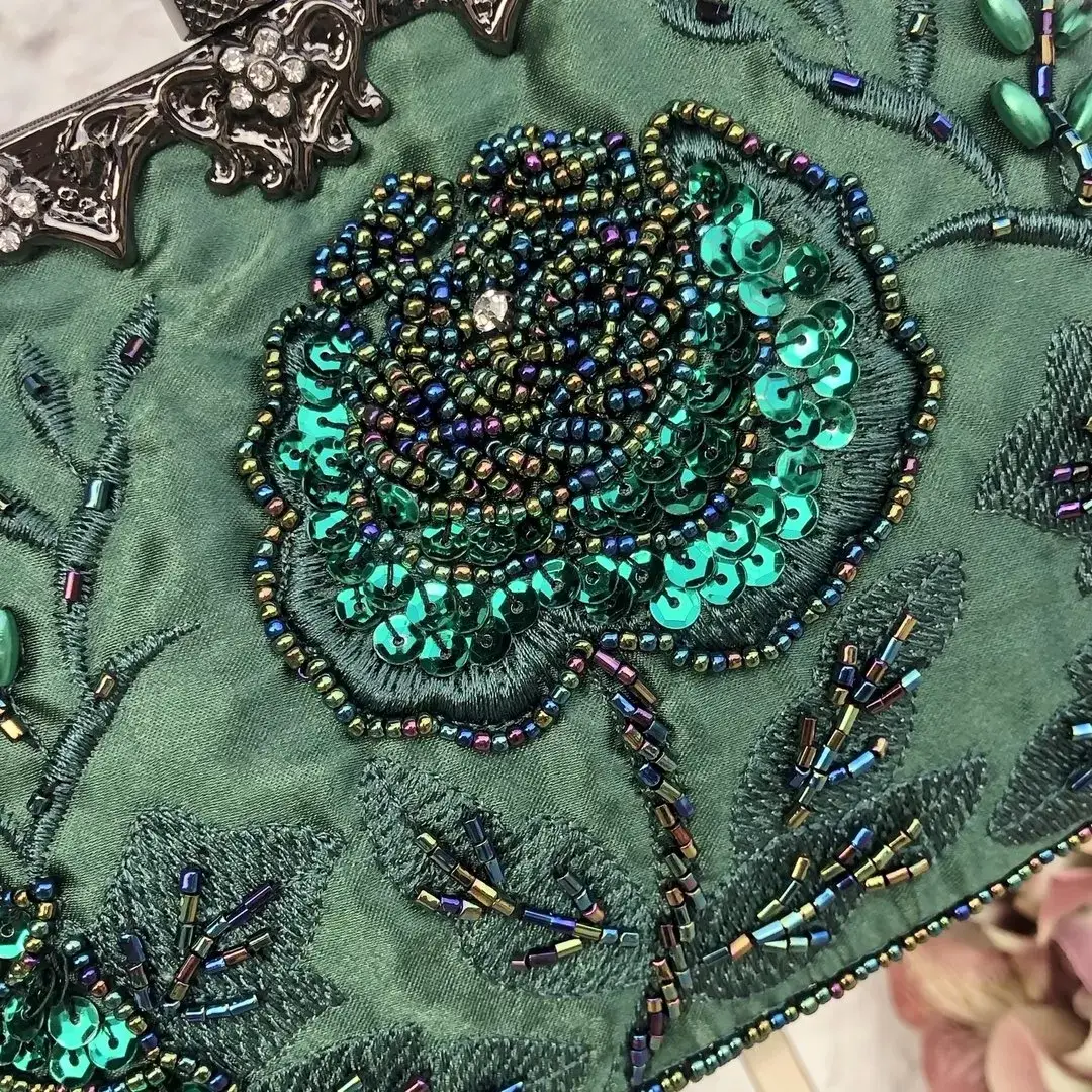 Perlentasche Trachtentasche für Damen No. 6 – Bild 6 – Chiemgauer Heimatwerk Trachten-Onlineshop Perlentasche Trachtentasche für Damen No. 6 - Bild 6 - Chiemgauer Heimatwerk Trachten-Onlineshop