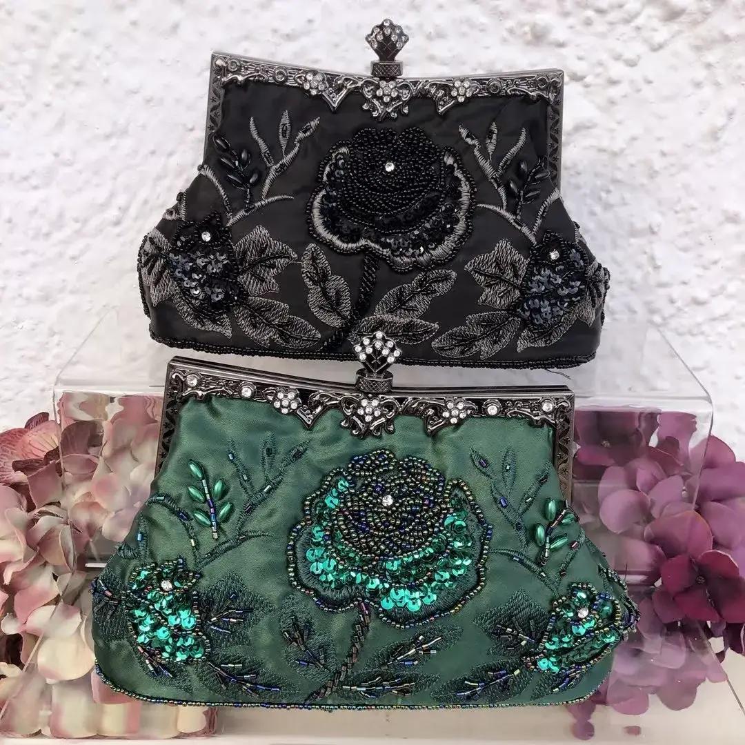 Perlentasche Trachtentasche für Damen No. 6 – Bild 9 – Chiemgauer Heimatwerk Trachten-Onlineshop Perlentasche Trachtentasche für Damen No. 6 - Bild 9 - Chiemgauer Heimatwerk Trachten-Onlineshop
