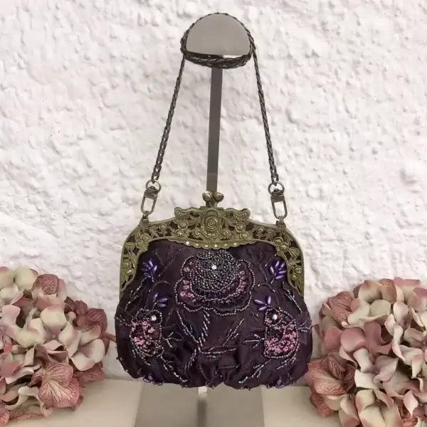 Perlentasche Trachtentasche für Damen No. 8 – Bild 1 – Chiemgauer Heimatwerk Trachten-Onlineshop Perlentasche Trachtentasche für Damen No. 8 - Bild 1 - Chiemgauer Heimatwerk Trachten-Onlineshop